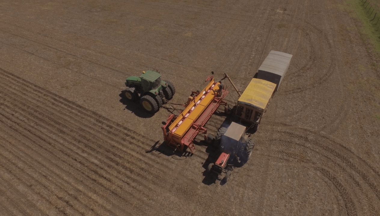 “Tenemos un país agrodependiente y no tenemos caminos para que las máquinas vayan al lugar de trabajo”