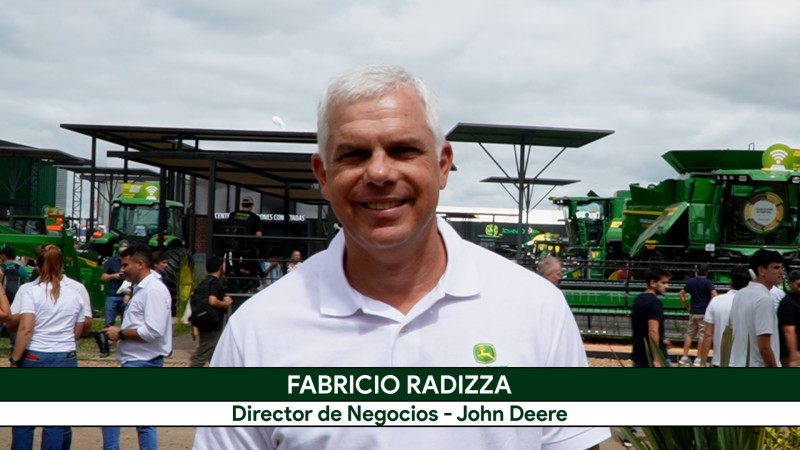 Lo nuevo del mundo de las Tecnologías y la Digitalización a campo de John Deere; con Fabricio Radizza 1 Lo nuevo del mundo de las Tecnologías y la Digitalización a campo de John Deere; con Fabricio Radizza