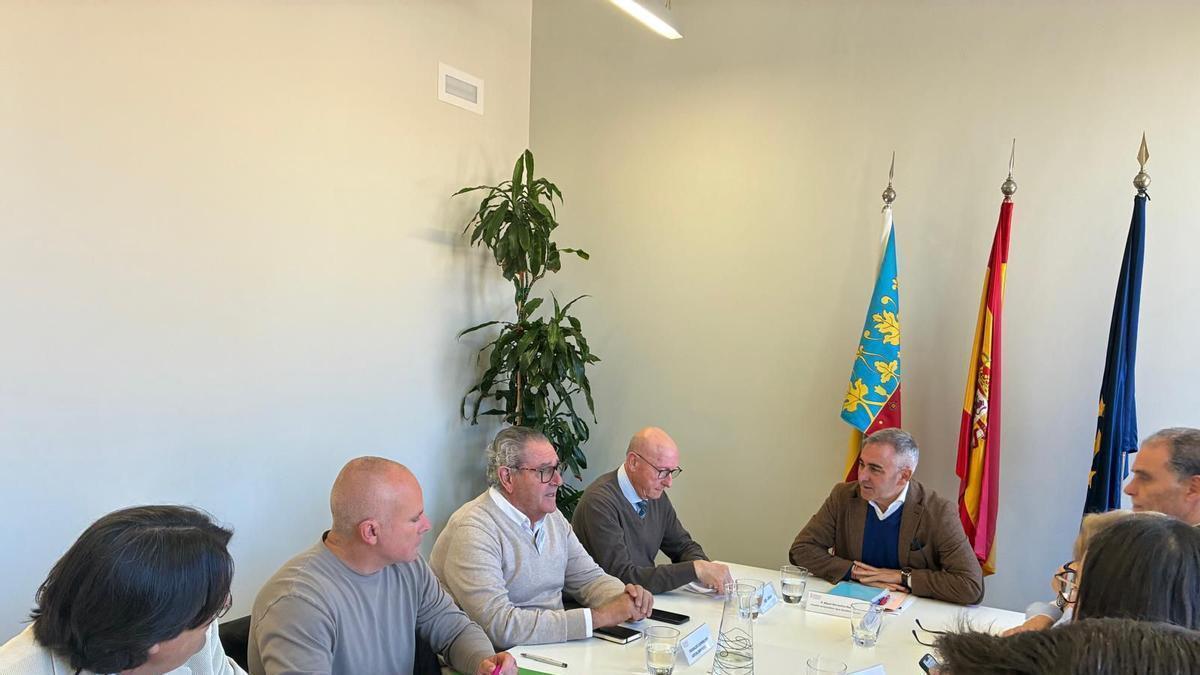 La Generalitat activa las ayudas de 6.000 euros por hectárea para la compra de plantones