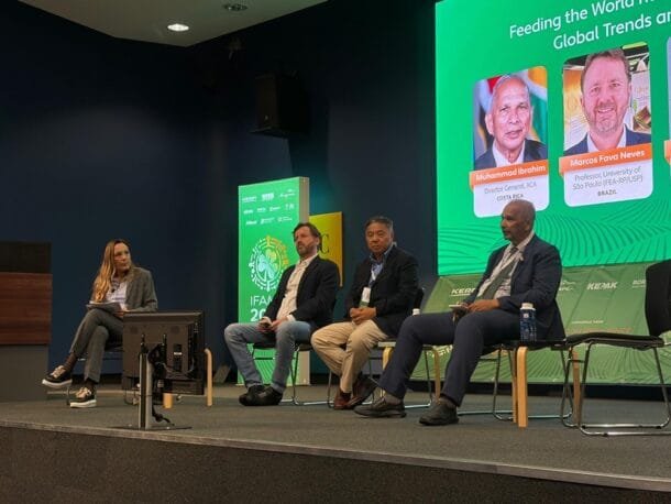 Fortalecer sistemas agroalimentarios de las Américas es esencial para el continente y para el mundo. 1 Fortalecer sistemas agroalimentarios de las Américas es esencial para el continente y para el mundo.