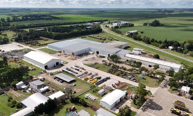 Tras un intento de los 2000, John Deere vuelve a fabricar sembradoras en Argentina: así es la máquina que se adaptó para el agro local 1 Tras un intento de los 2000, John Deere vuelve a fabricar sembradoras en Argentina: así es la máquina que se adaptó para el agro local